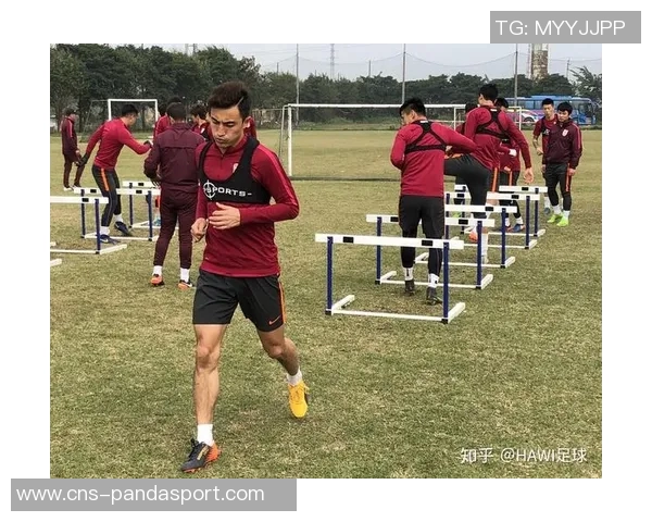 提升足球运动员身体素质的关键因素与训练方法探讨 提升足球运动员身体素质的关键因素与训练方法探讨